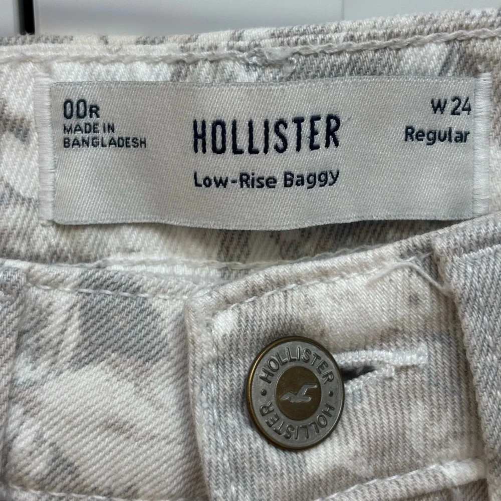 EUC Hollister Camo Low Rise Baggy Jeans Size 00R W24 raw edge - Picture 2 of 12